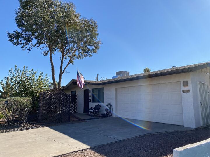 Property Photo: 2243 E Hillery Drive AZ 85022