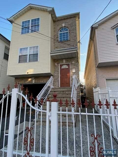 Property Photo:  14 North End Terrace  NJ 07104 