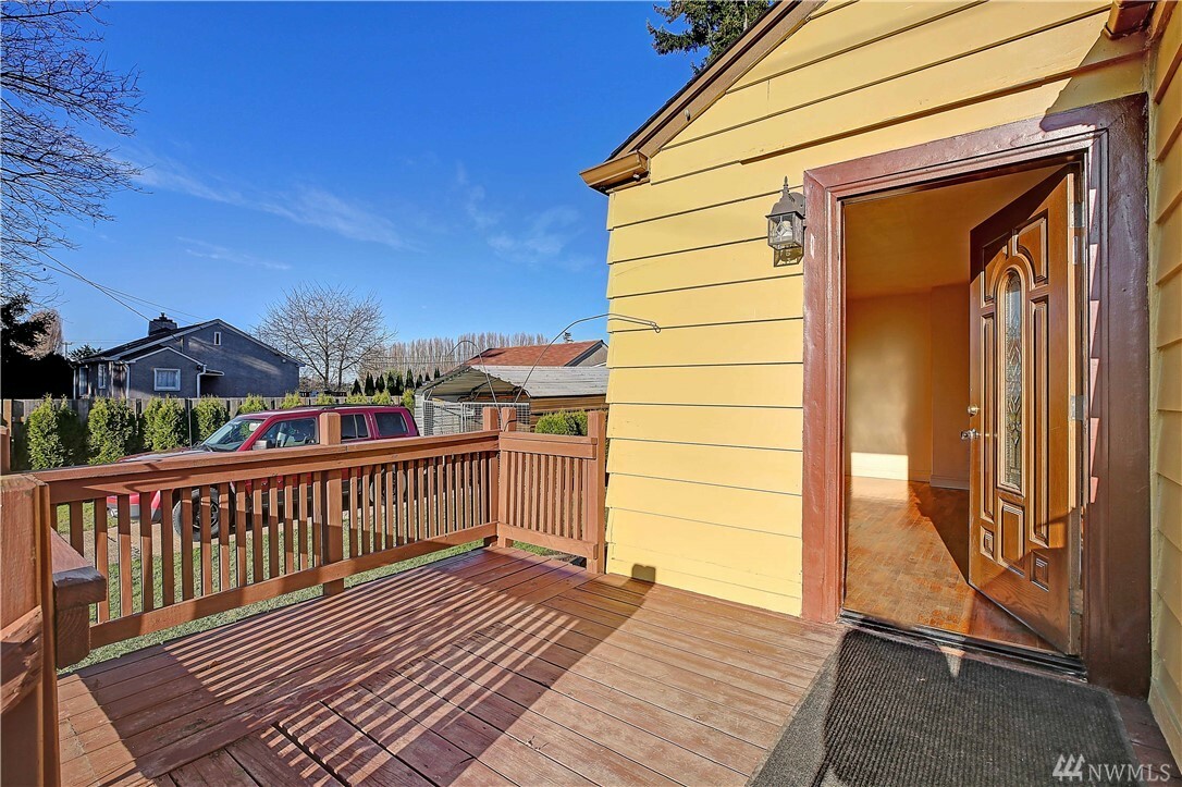 Property Photo:  93 Willow Lane  WA 98273 