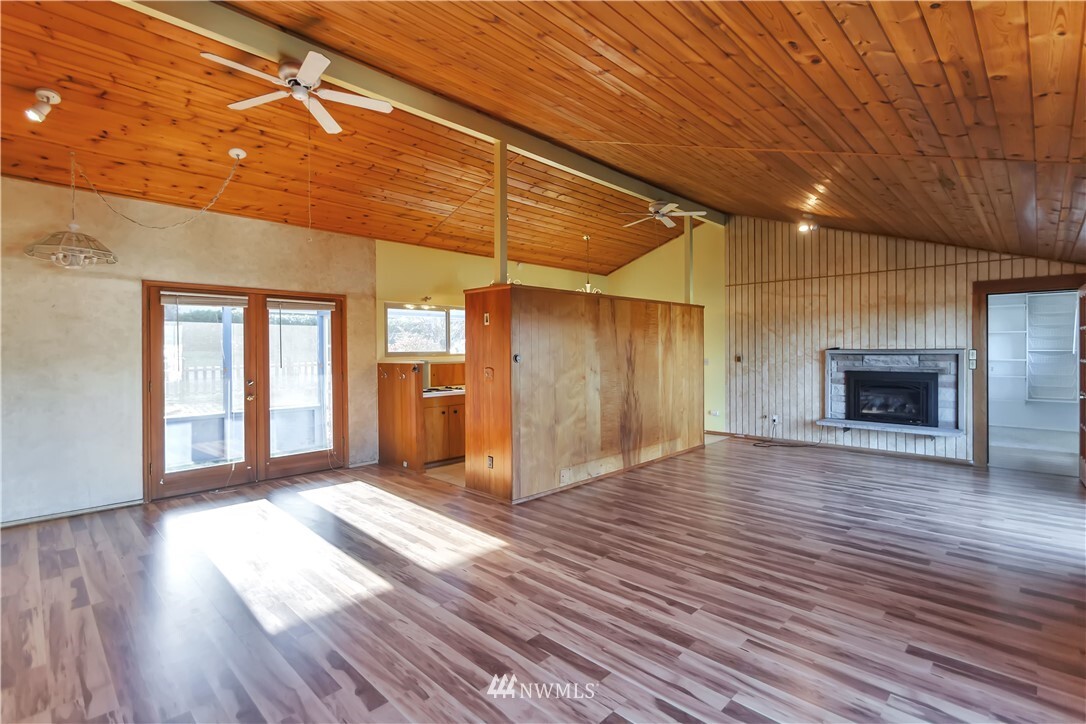 Property Photo: 220 6th Street WA 98260