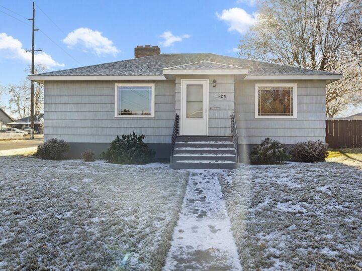 1328 E Crown St  Spokane WA 99207 photo