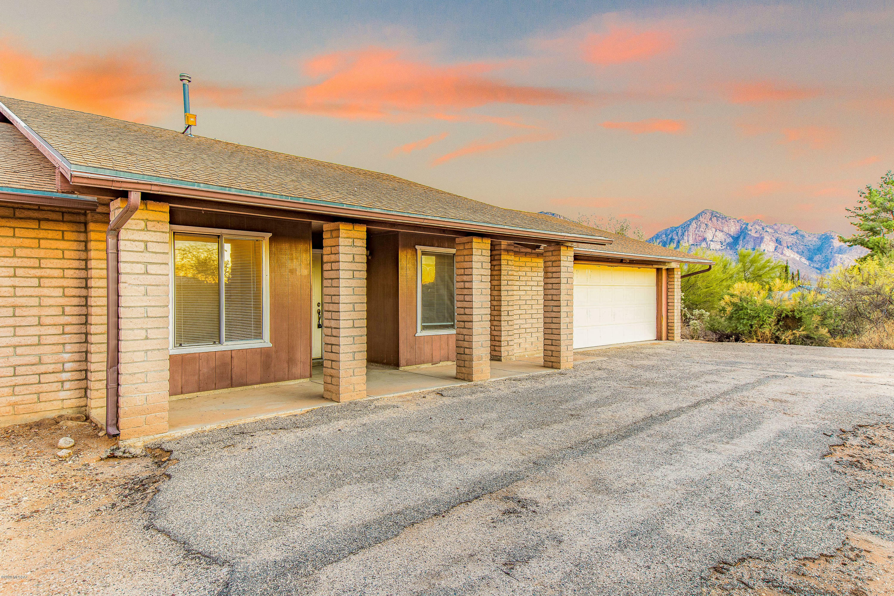 Property Photo: 11734 N Robi Place AZ 85737