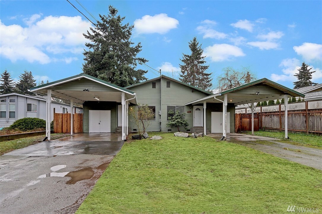 Property Photo: 3504 132nd St SW WA 98087