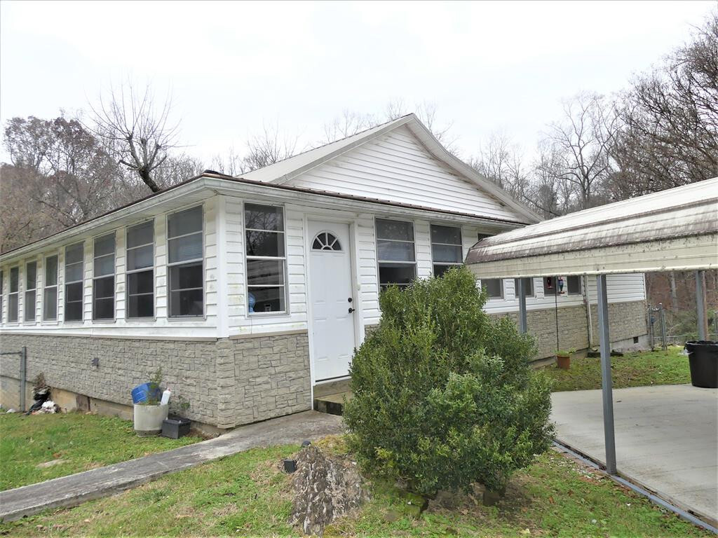 Property Photo: 2943 Highway 411 TN 37354