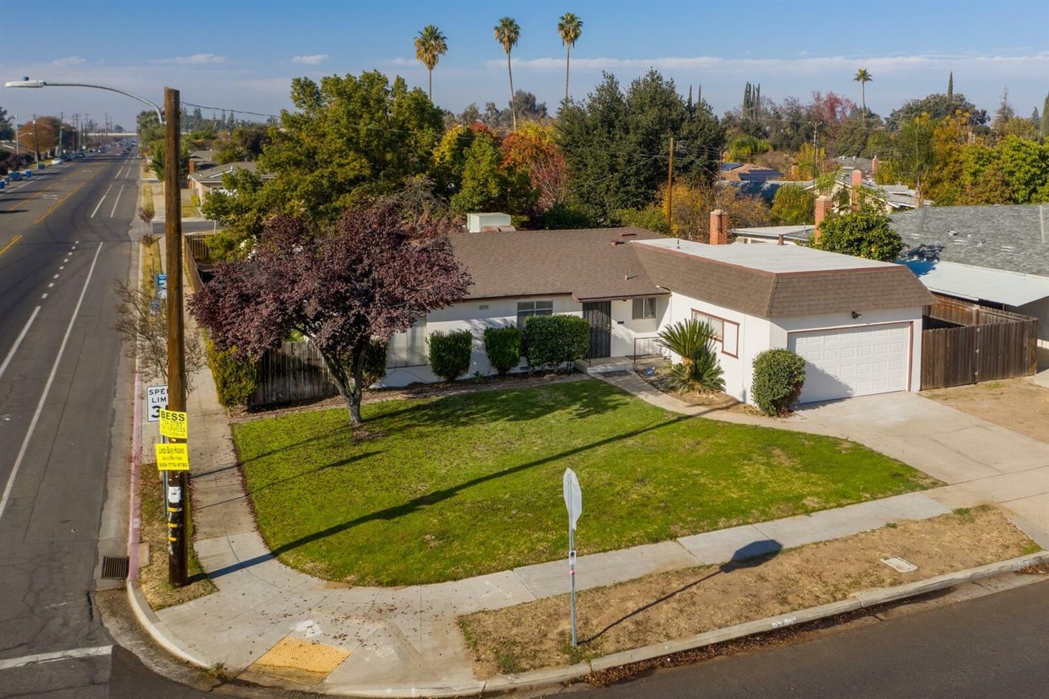Property Photo: 4609 N Winery Avenue CA 93726