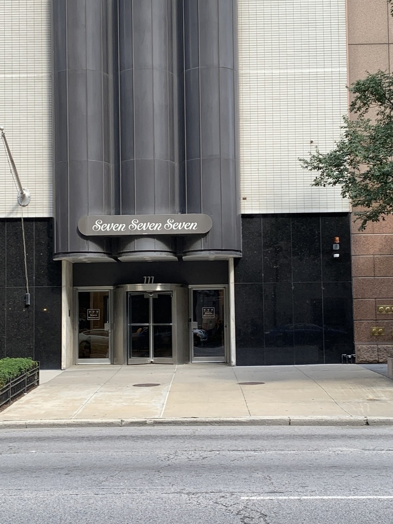 Property Photo: 777 N Michigan Avenue 1204 IL 60611