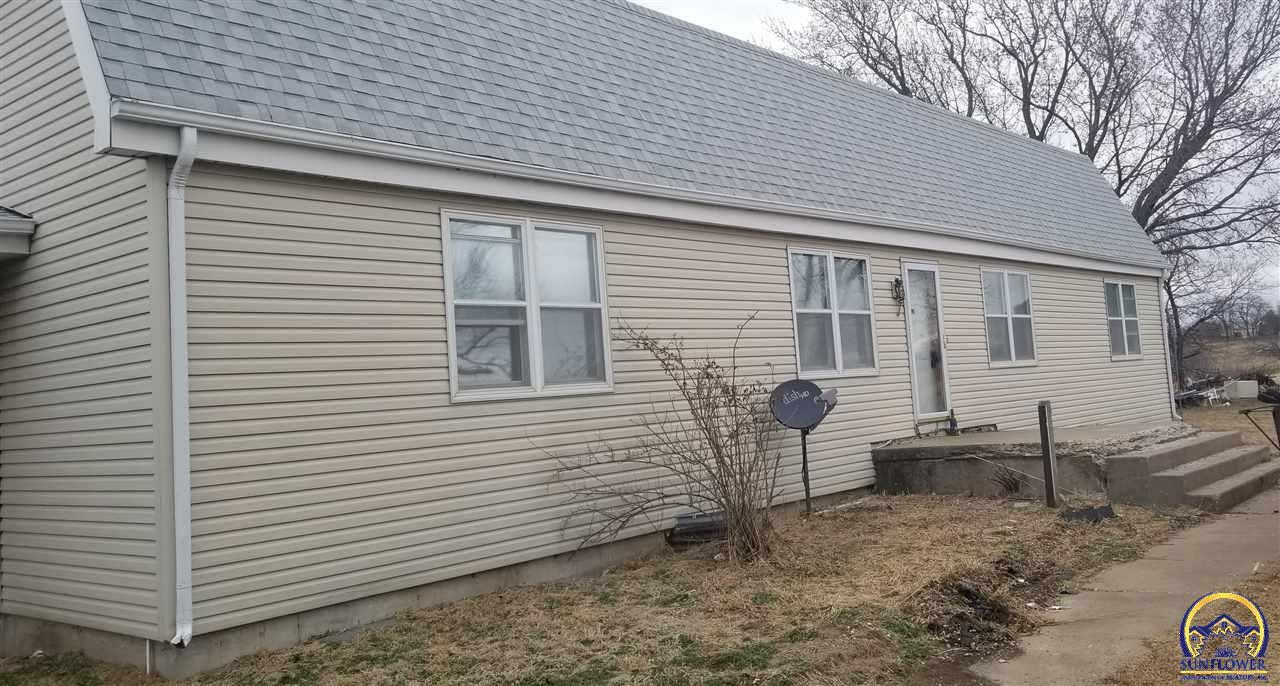 Property Photo:  6548 SE Ratner Rd  KS 66409 