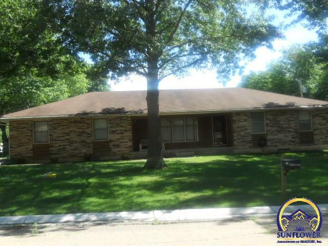 2541 SE 30th St  Topeka KS 66605 photo