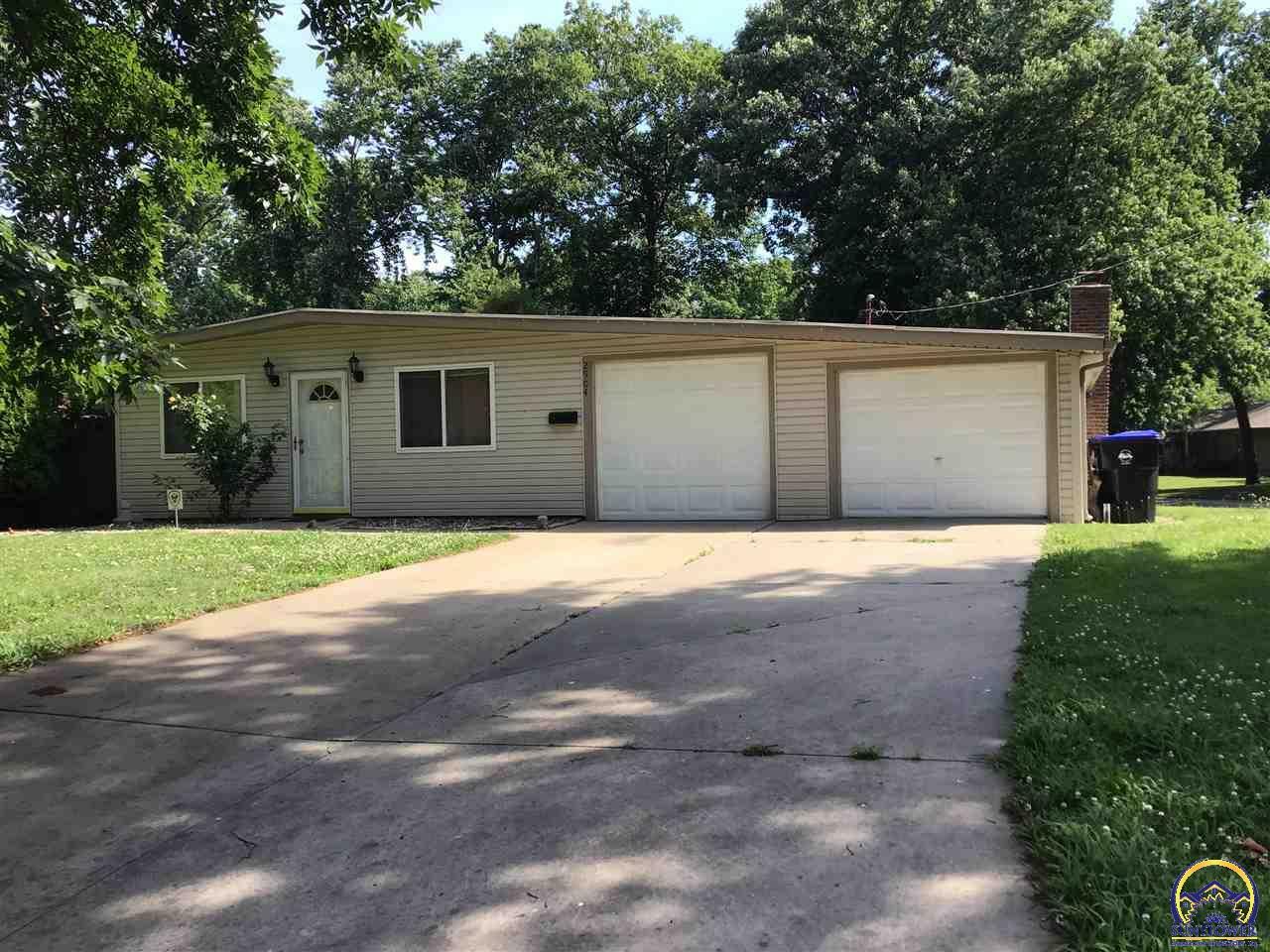 Property Photo:  2904 SW 36th St  KS 66614 