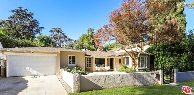 Property Photo:  4055 Benedict Canyon Dr  CA 91423 