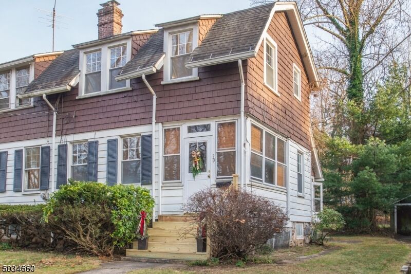 Property Photo:  30 Buttonwood Rd  NJ 07021 