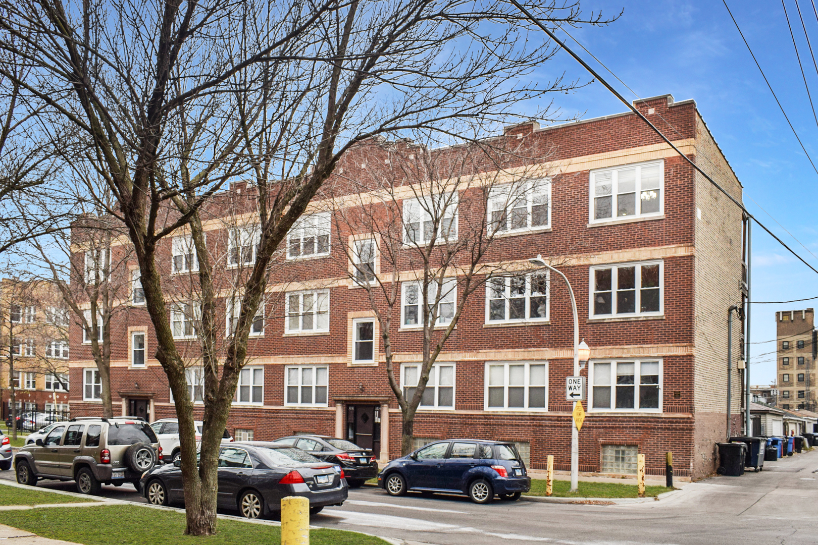 Property Photo:  3214 W Leland Avenue 3C  IL 60625 