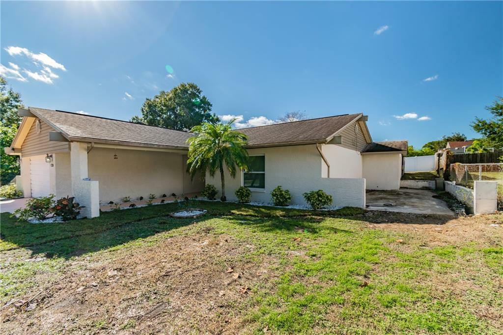 Property Photo:  608 Hillpine Way  FL 33510 