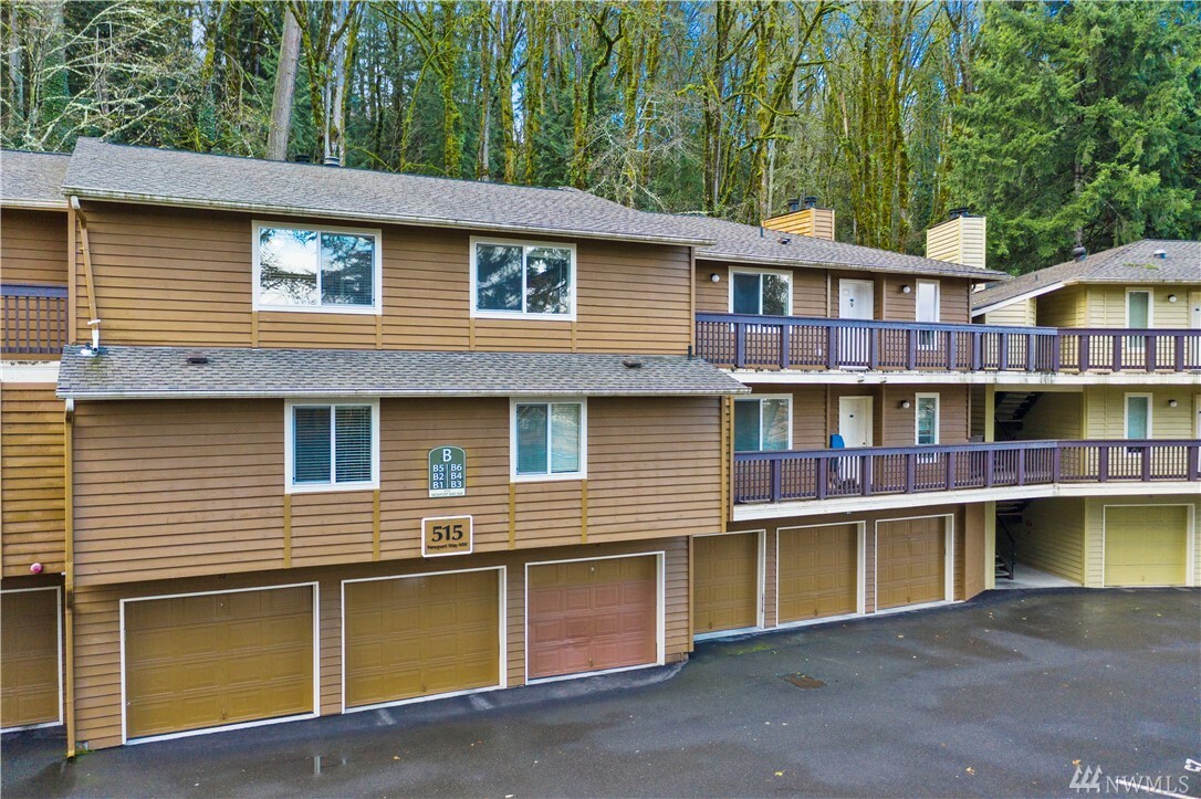 Property Photo:  515 Newport Wy NW B6  WA 98027 