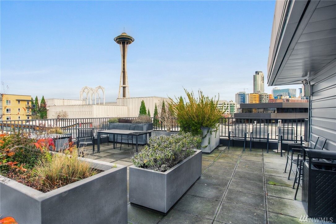 Property Photo:  159 Denny Wy 405  WA 98109 