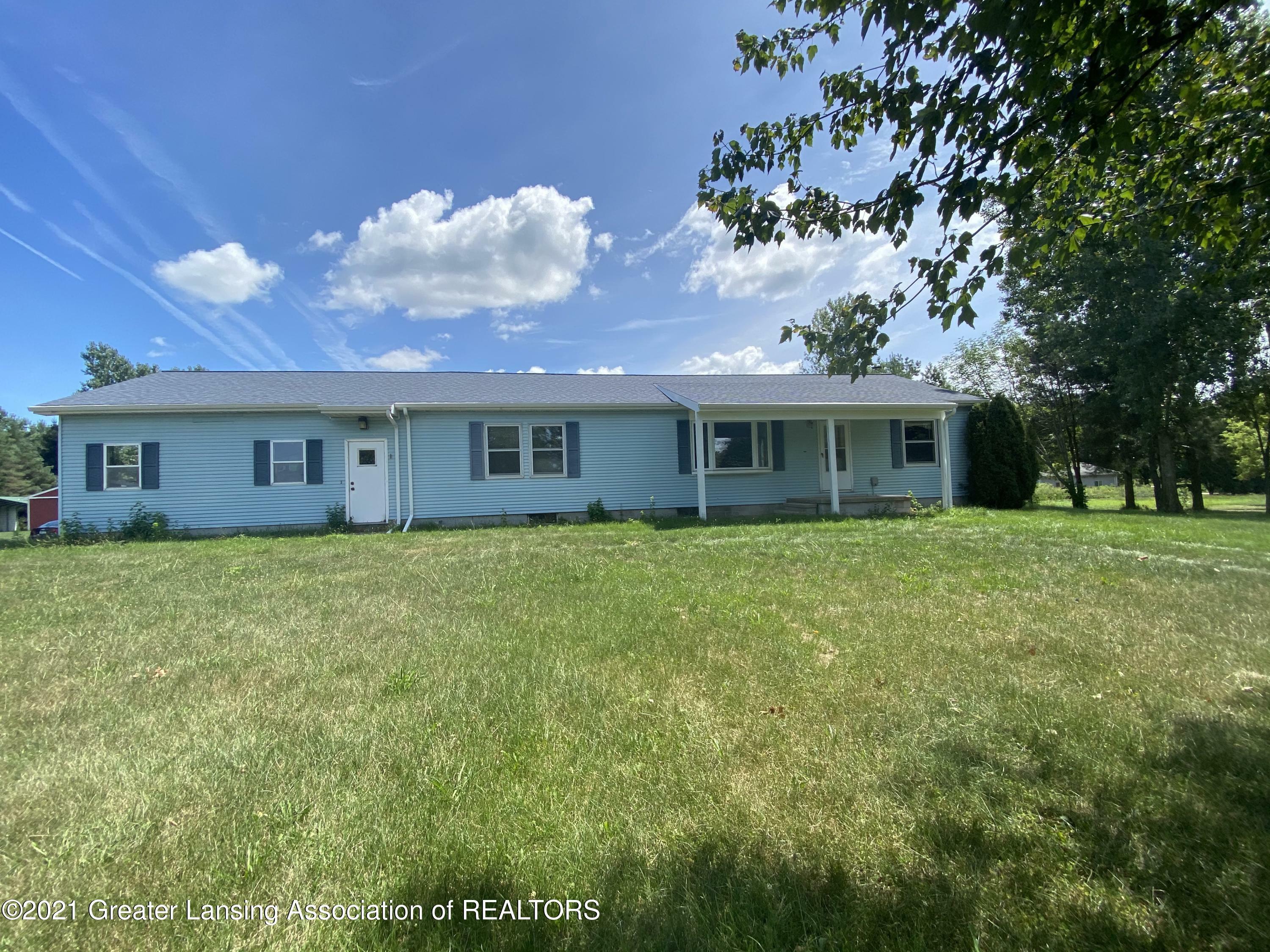 Property Photo:  10090 N Cochran Road  MI 48837 