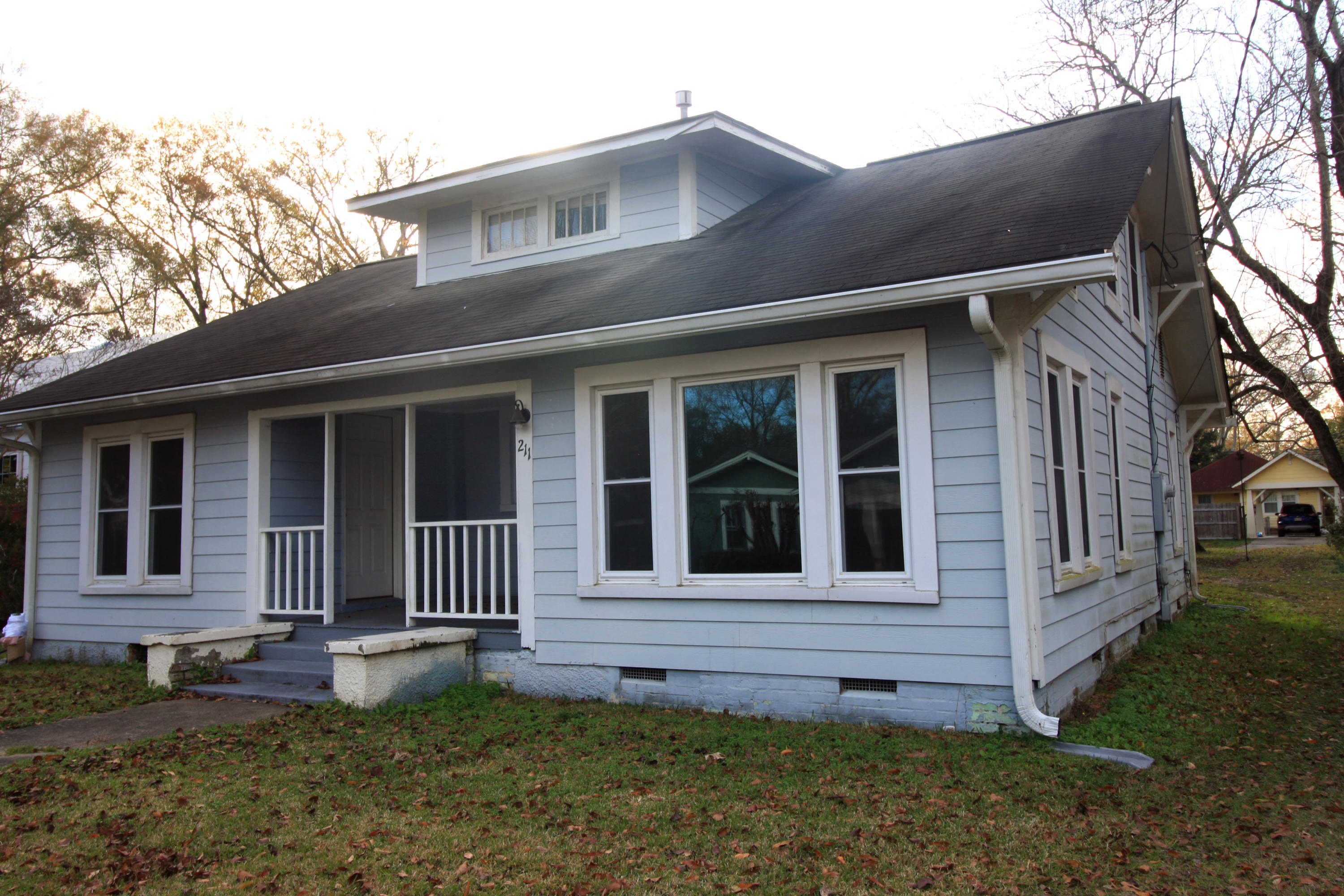 Property Photo: 211 S 11th Ave. MS 39401