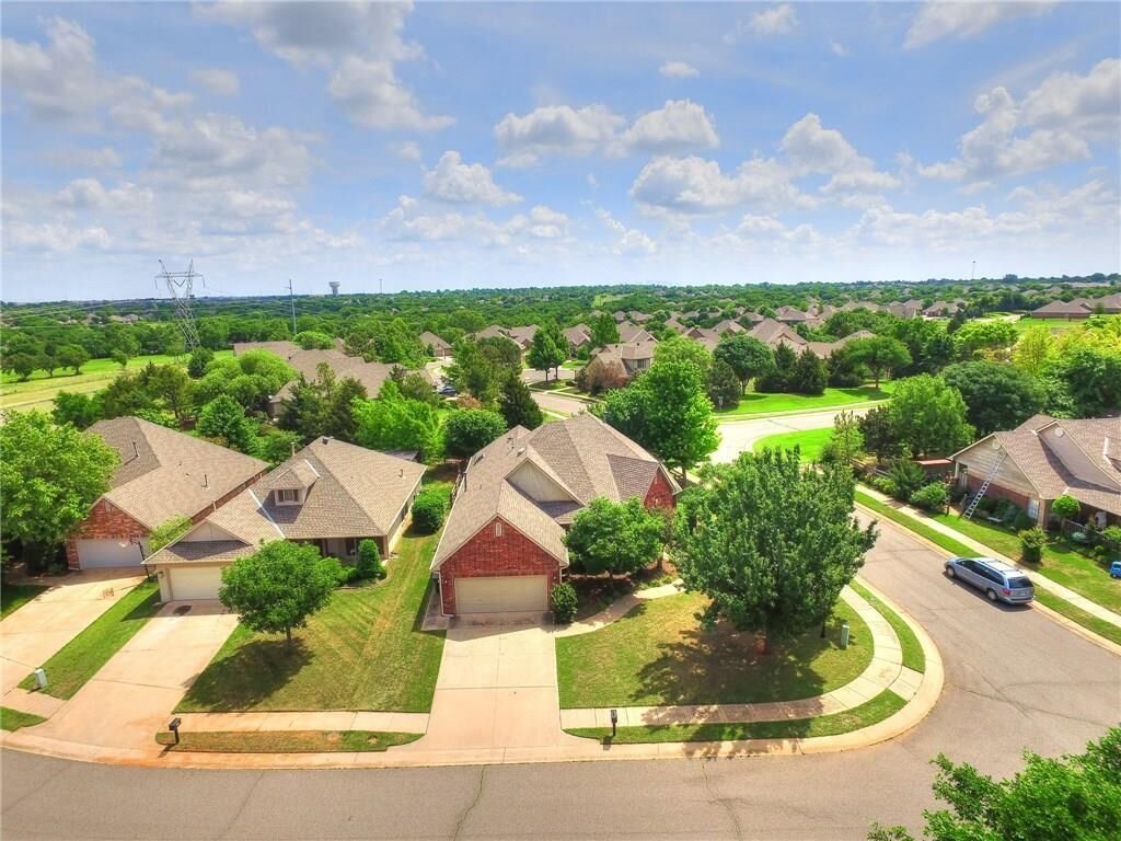 Property Photo:  3224 Sand Plum Lane  OK 73003 