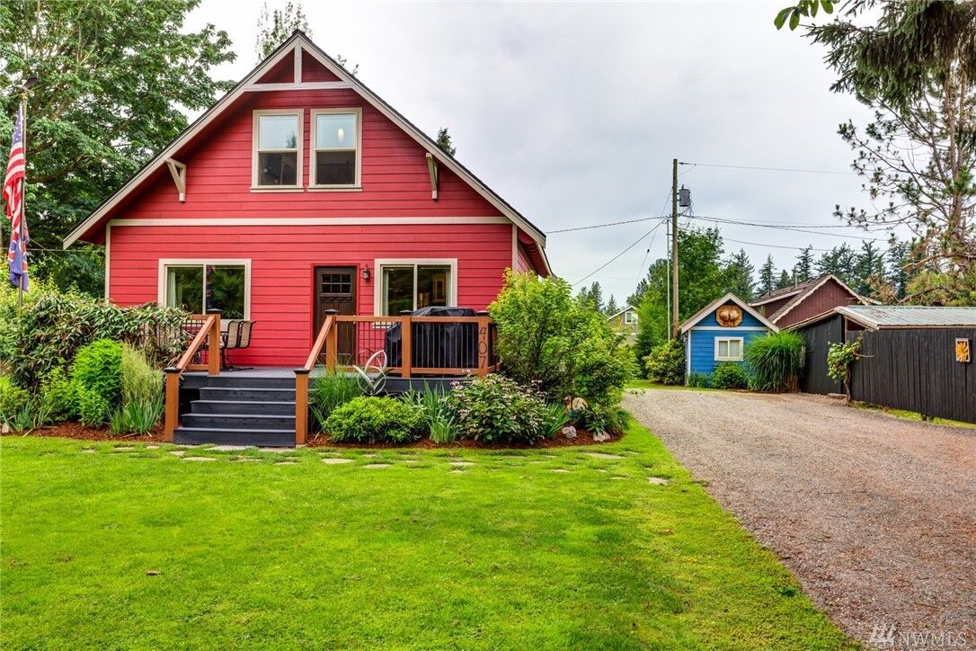 Property Photo:  407 W 2nd St  WA 98276 