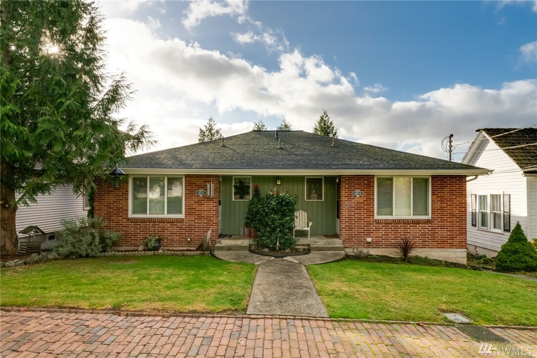 Property Photo: 457 NE Adams Ave WA 98532