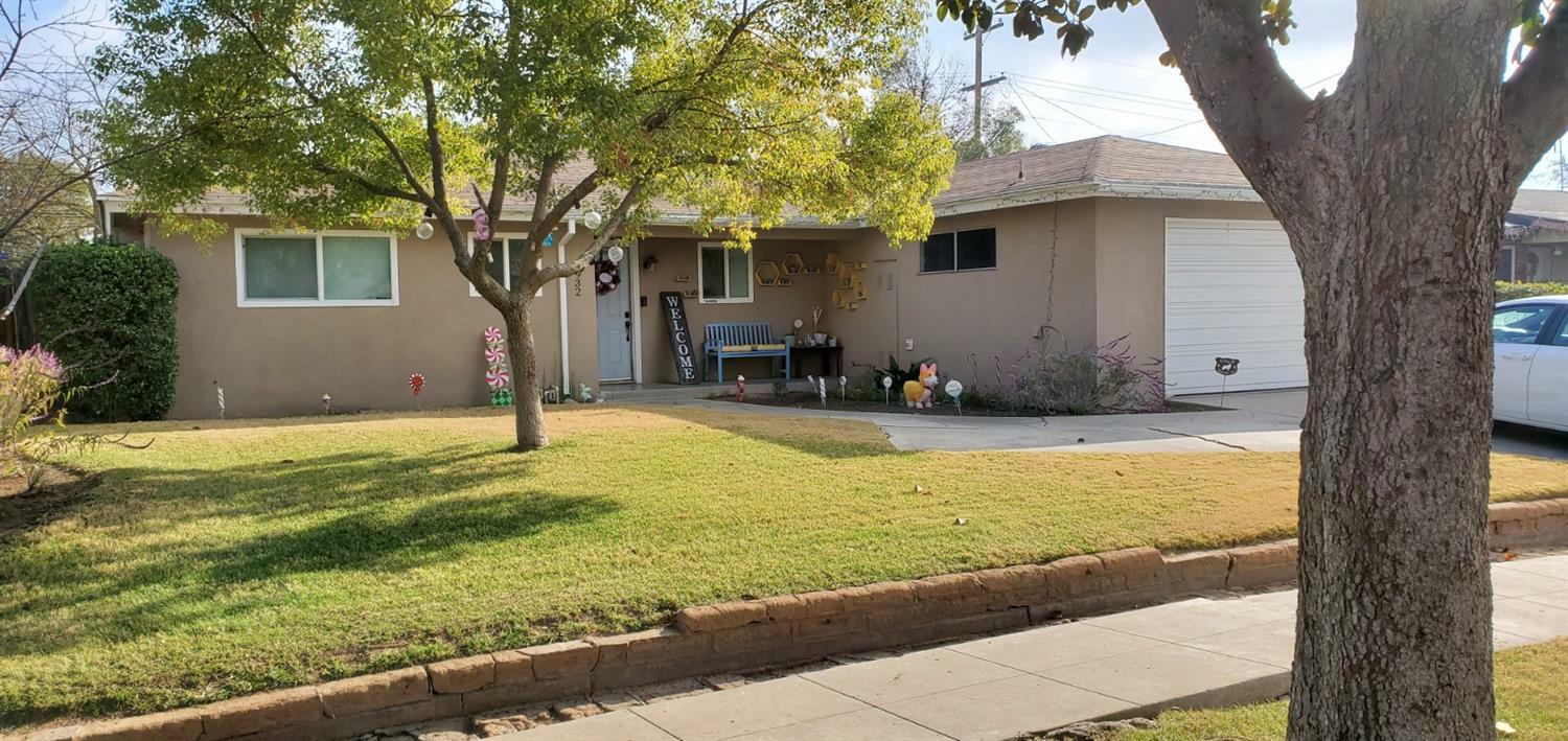 Property Photo:  3932 N Briarwood Avenue  CA 93705 