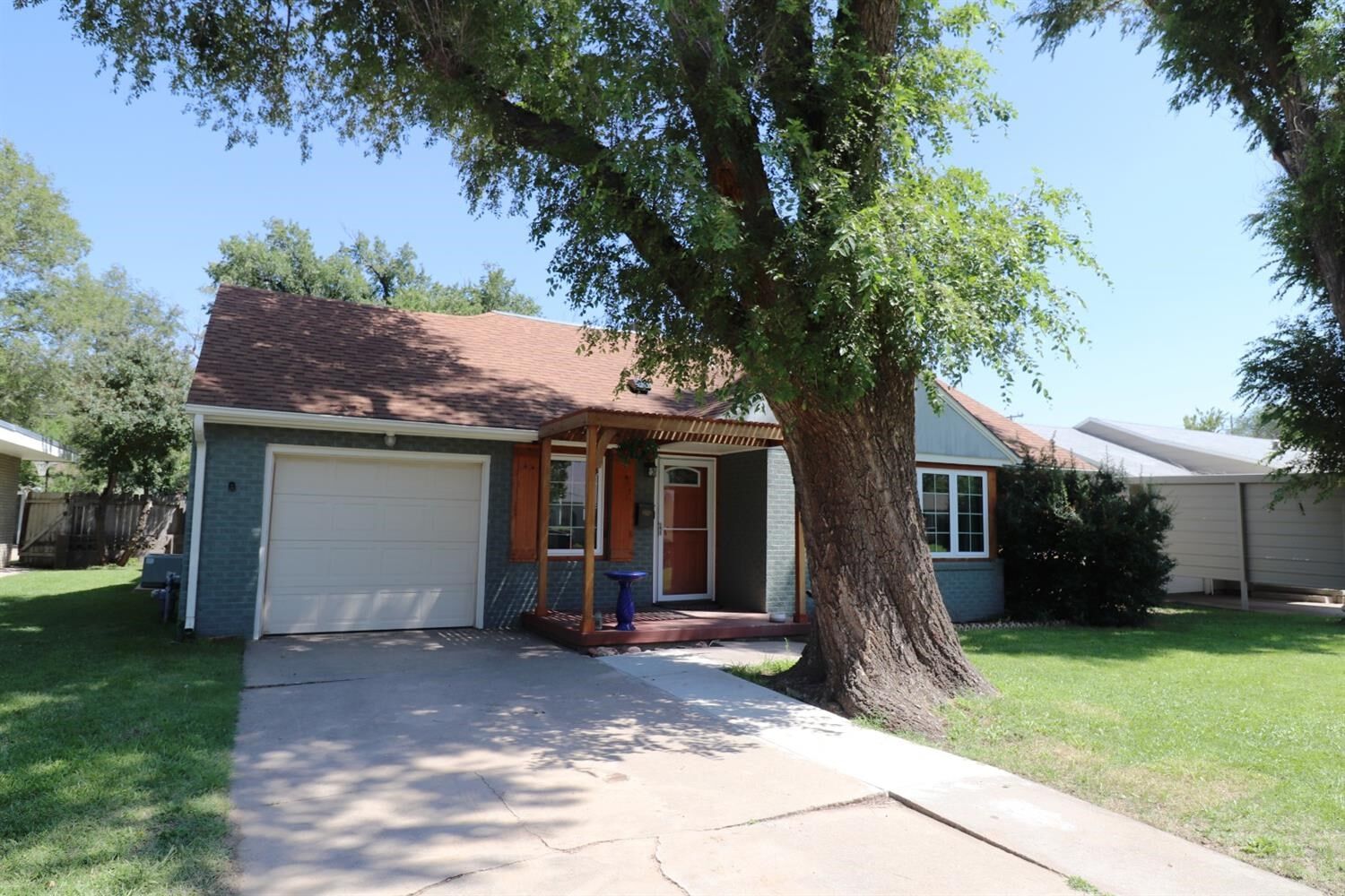 Property Photo: 812 N 1st Street KS 67846