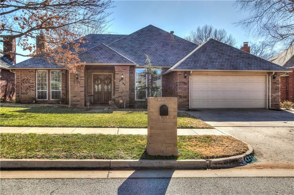 Property Photo:  4220 NW 145th Street  OK 73134 