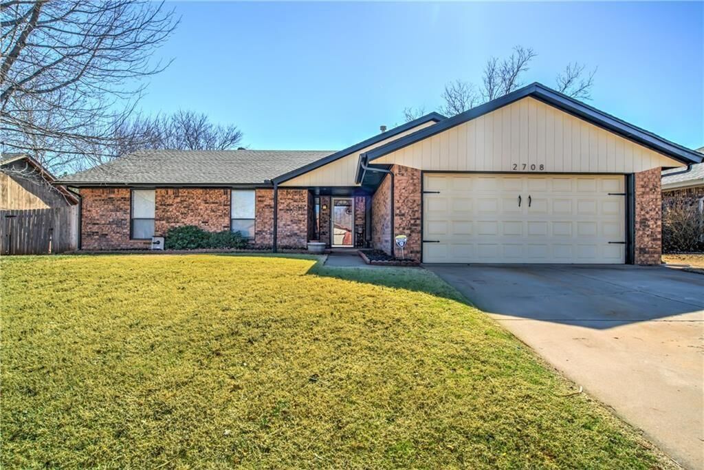 Property Photo:  2708 Summer Set Trail  OK 73012 