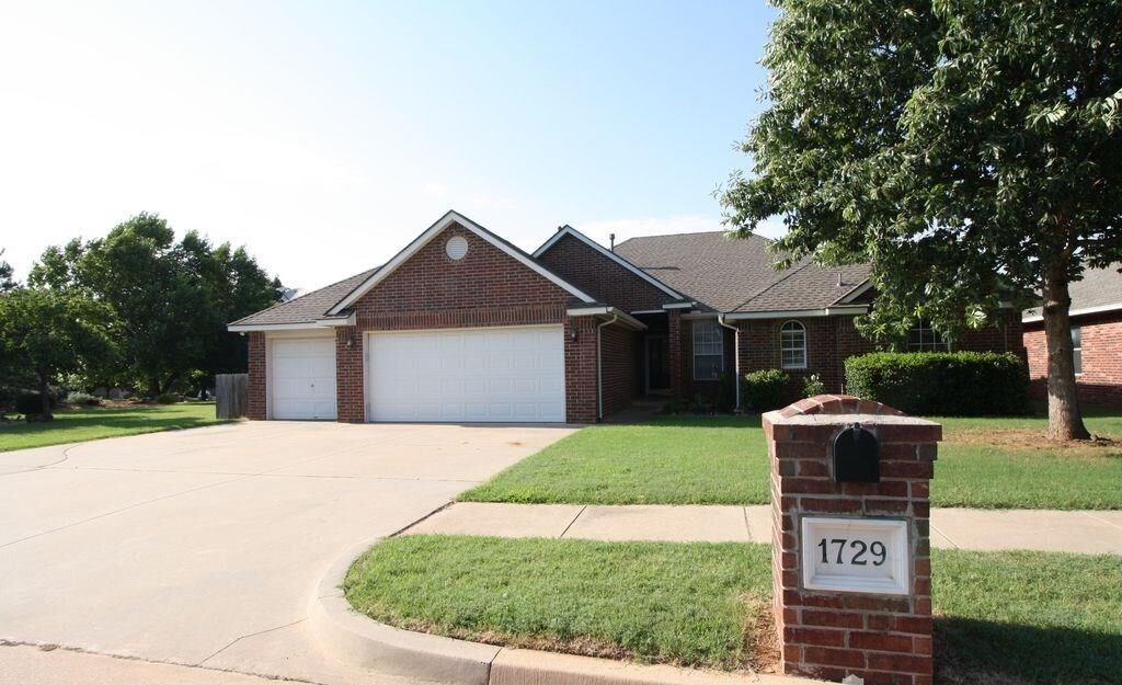 Property Photo:  1729 Fawn Valley Lane  OK 73003 