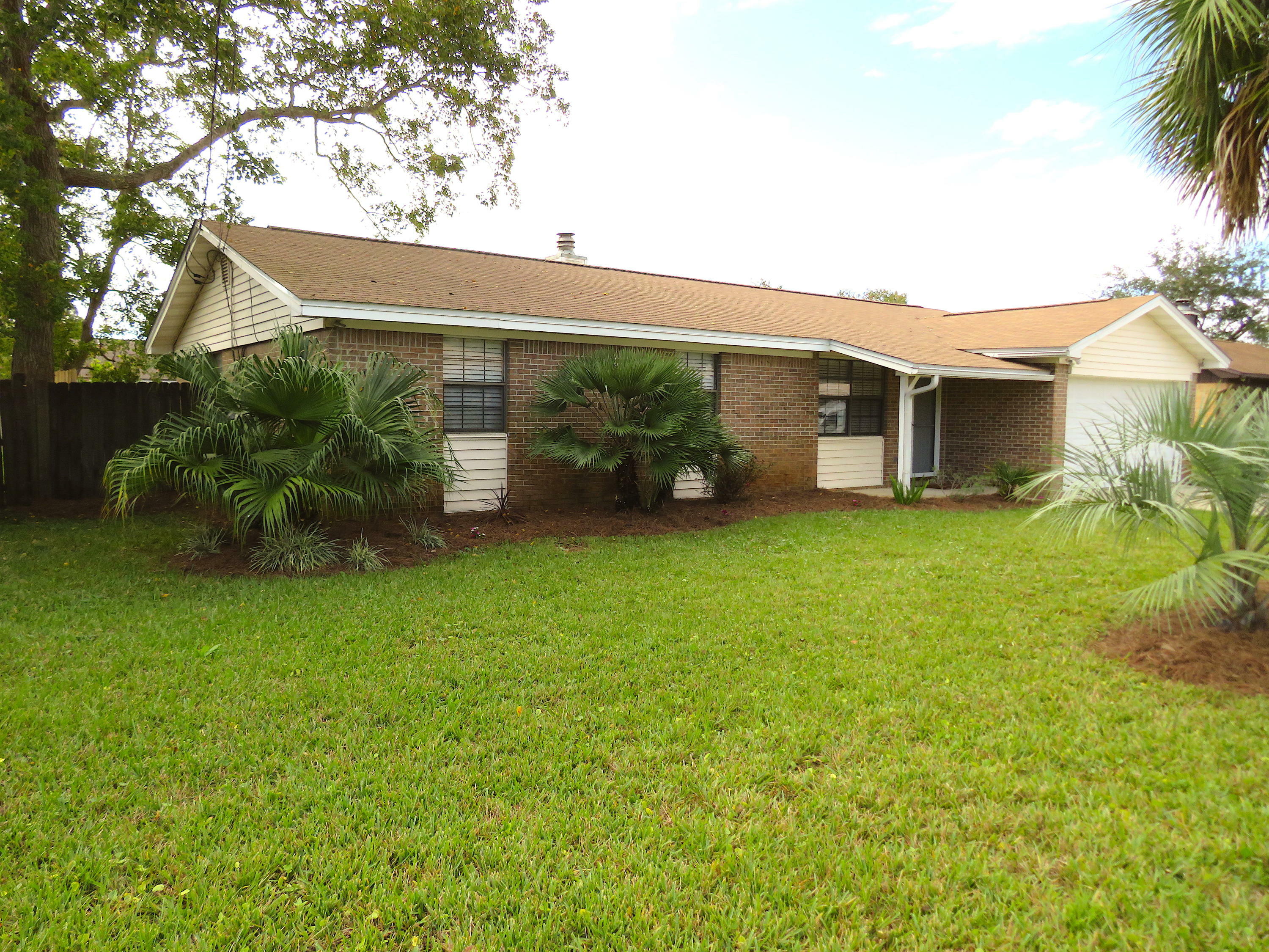 Property Photo:  143 Deville Drive  FL 32569 