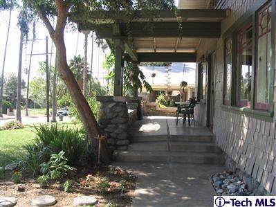 Property Photo: 1303 N Mentor CA 91104