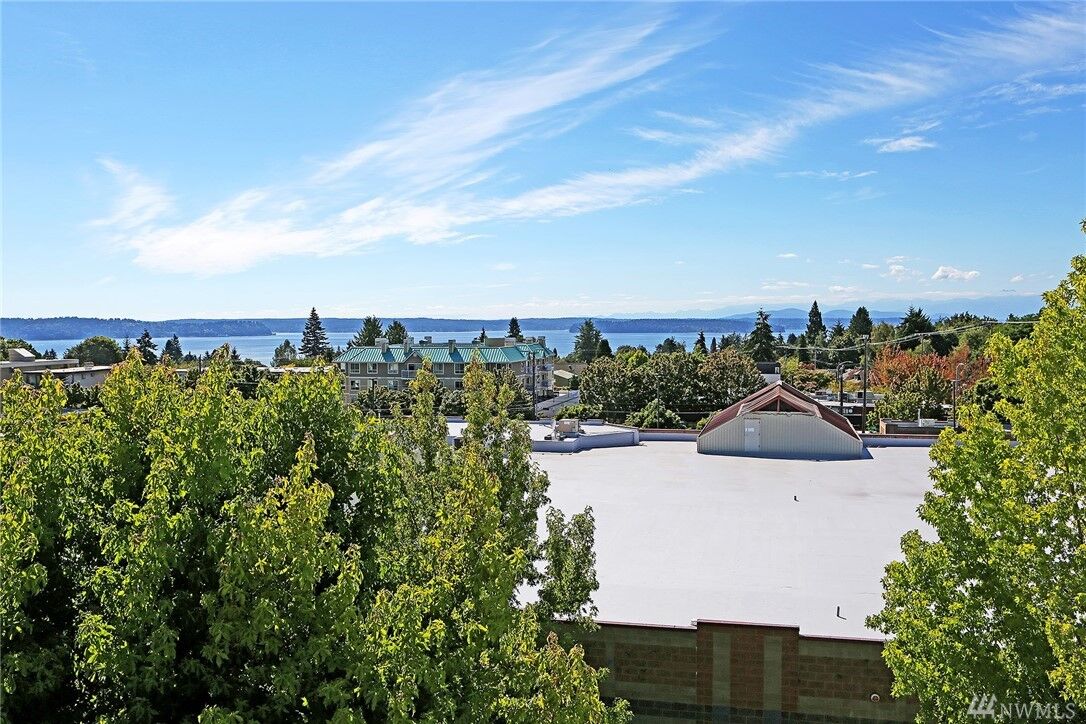 Property Photo: 6508 42nd Ave SW A WA 98136