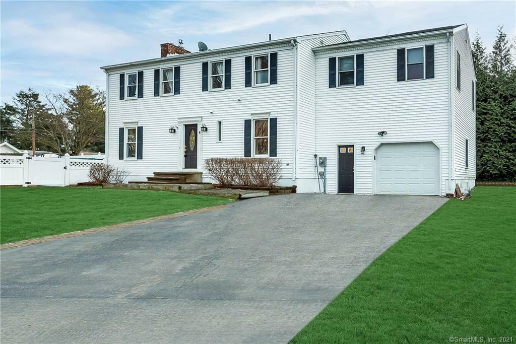 Property Photo:  10 Parkman Place  CT 06770 