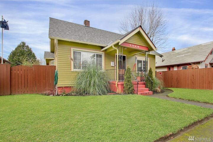 Property Photo:  3306 E Middle Rd  WA 98404 