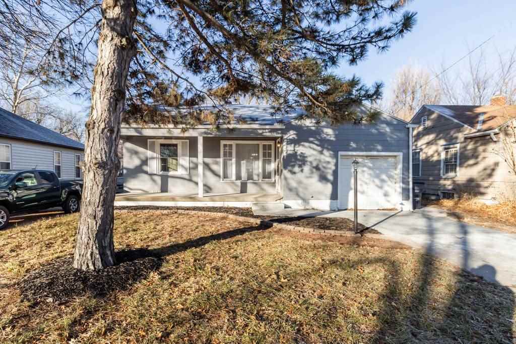 Property Photo:  929 N Terrace Dr  KS 67208 