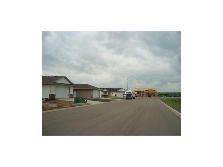 Property Photo: 4 Evron Place AB T0M 2C0
