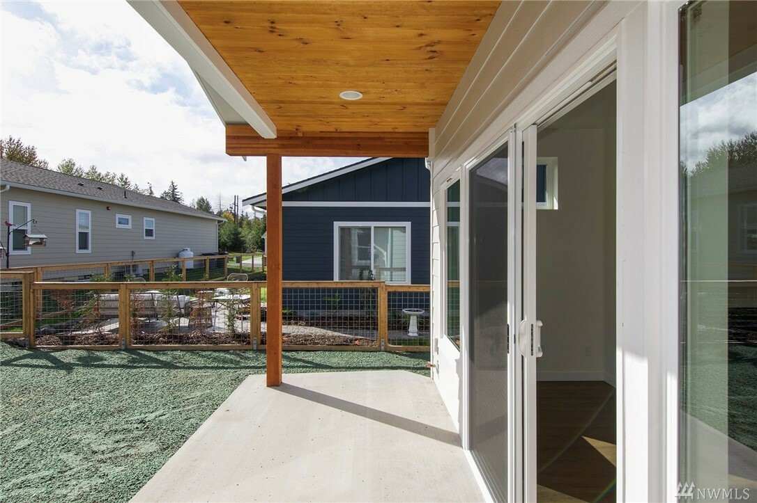 Property Photo:  1409 Rook Dr  WA 98362 