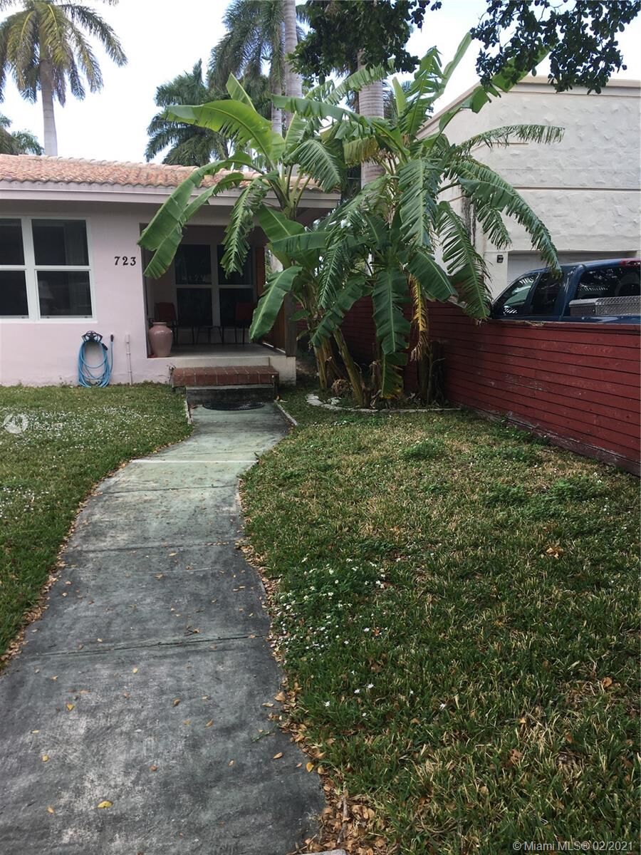 Property Photo: 723 Hollywood Blvd 0 FL 33019