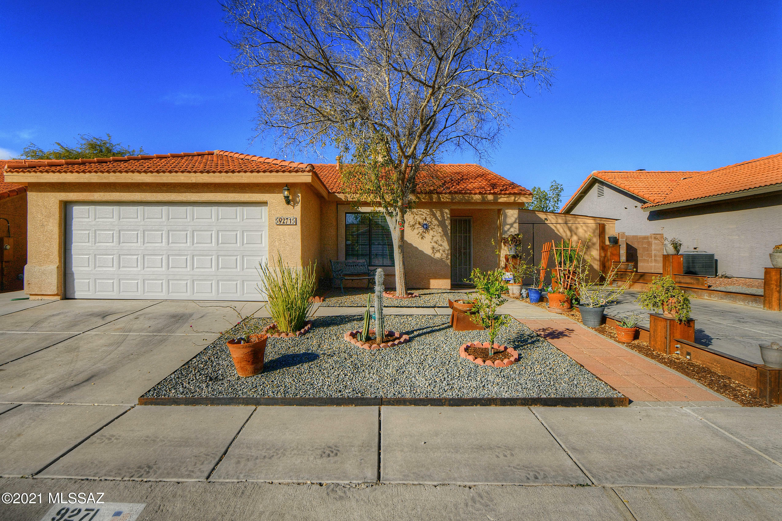 Property Photo:  9271 N Golden Finch Avenue  AZ 85742 