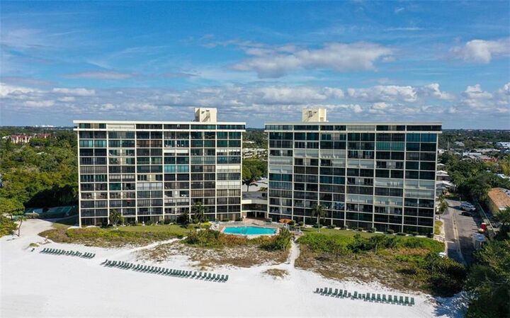 Property Photo: 20 Whispering Sands Drive 302 FL 34242