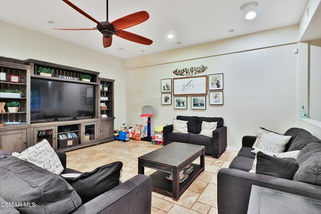 Property Photo:  6320 Del Robles Drive  CA 93063 