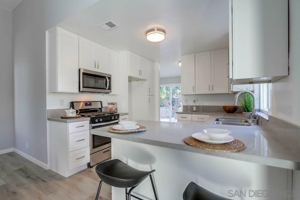Property Photo: 1712 Woodbridge Rd CA 92026