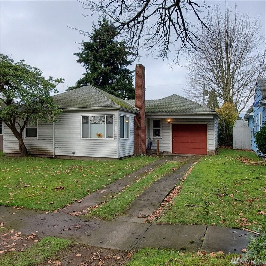 Property Photo: 2816 Louisiana St WA 98632