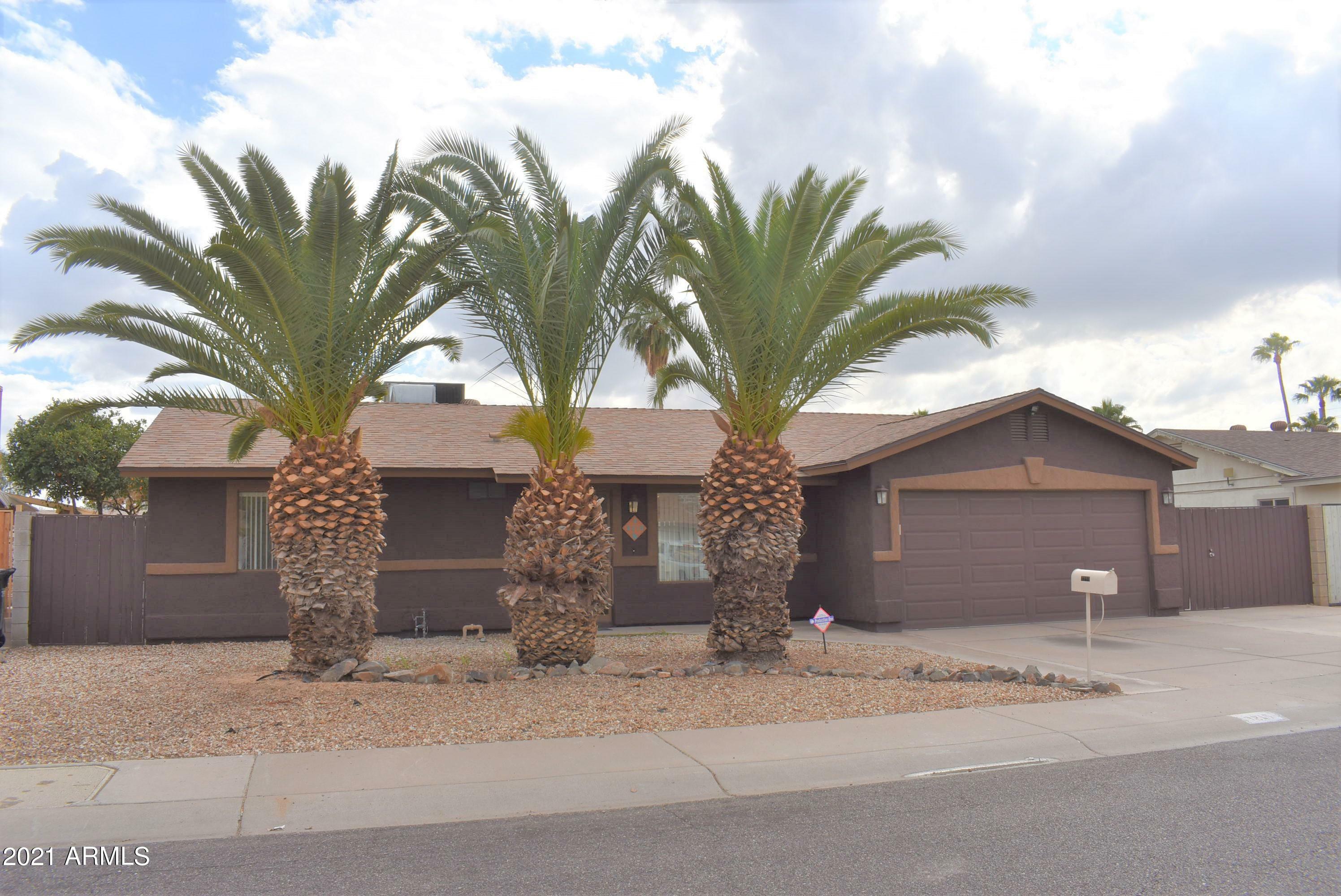 Property Photo: 3215 E Angela Drive AZ 85032