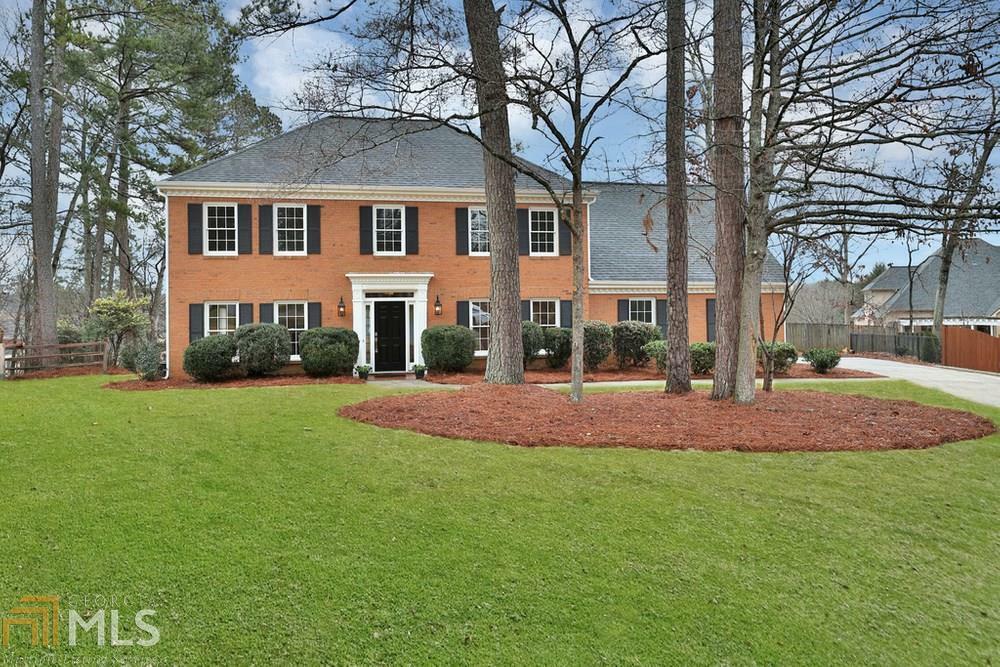 Property Photo:  1800 Hedge Sparrow Ct  GA 30075 