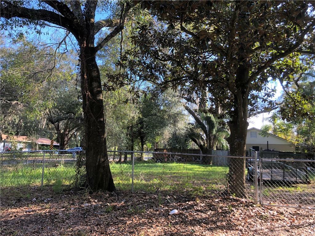 Property Photo:  4511 E Henry Avenue  FL 33610 