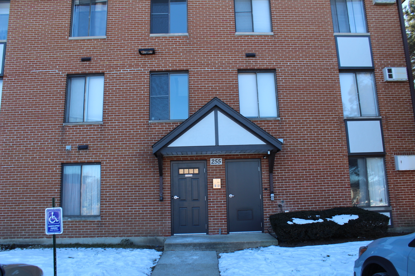 Property Photo: 255 Gregory Street 5A IL 60504