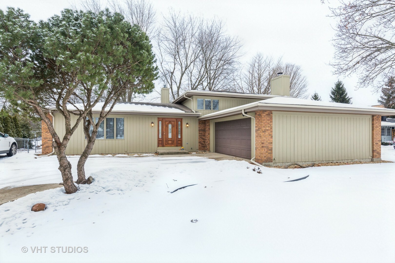 Property Photo:  981 W Stearns Road  IL 60103 