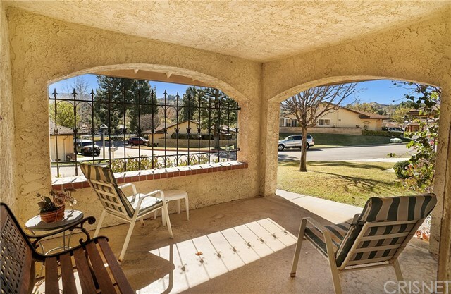 Property Photo: 26556 Cardwick Court 36 CA 91321