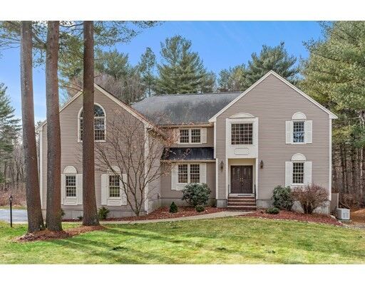 Property Photo:  11 Keystone Way  MA 01810 